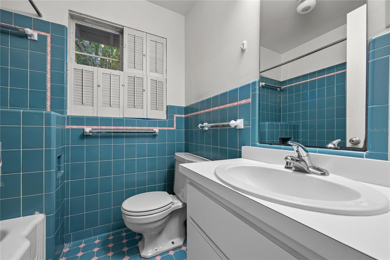 Image 21 of 33 For 2015 7th Place