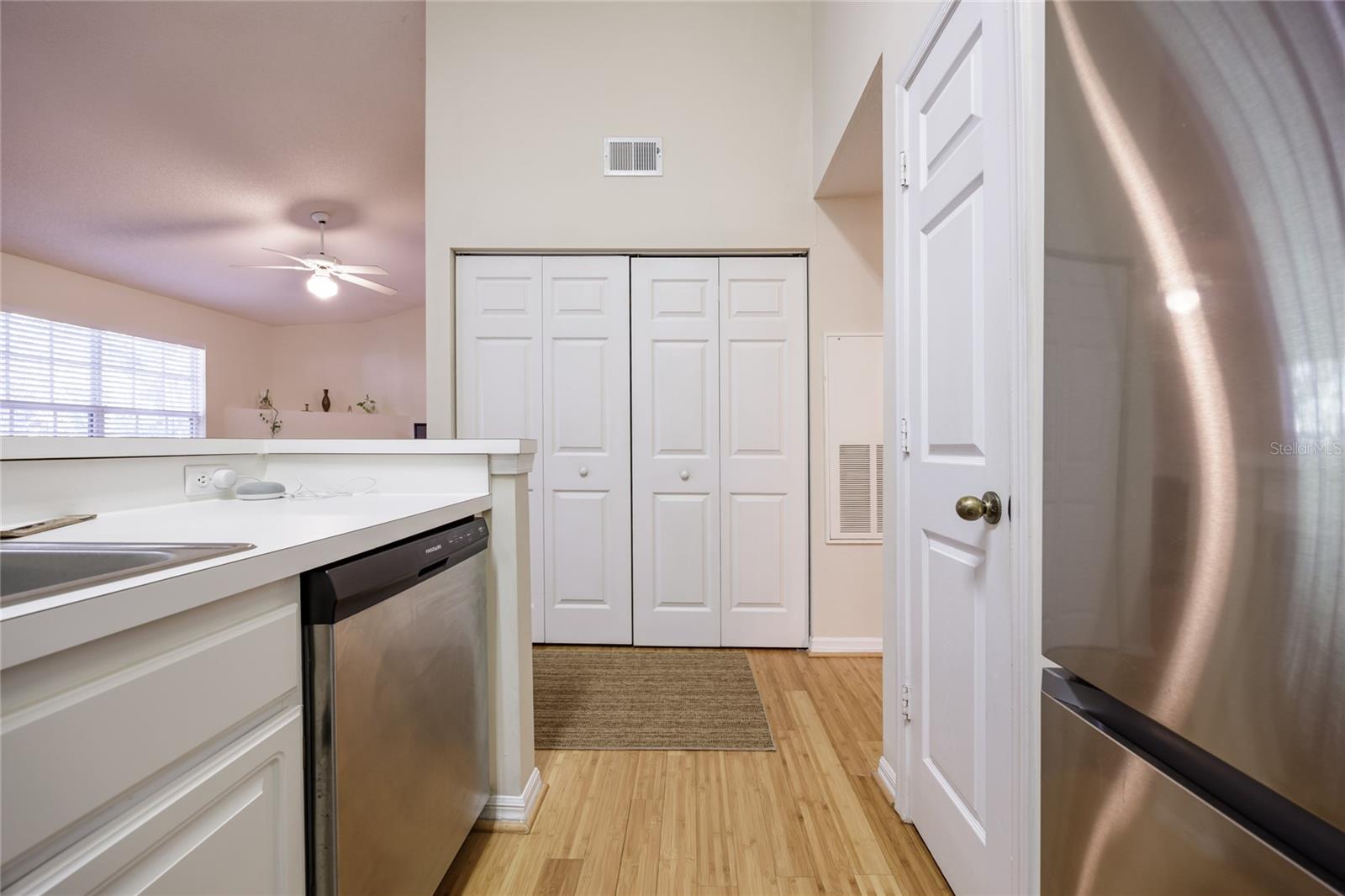 Image 20 of 32 For 10000 52nd Avenue 77