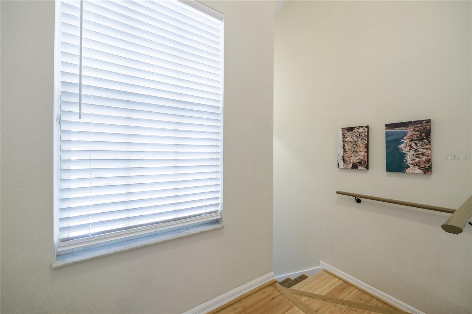 Image 4 of 32 For 10000 52nd Avenue 77