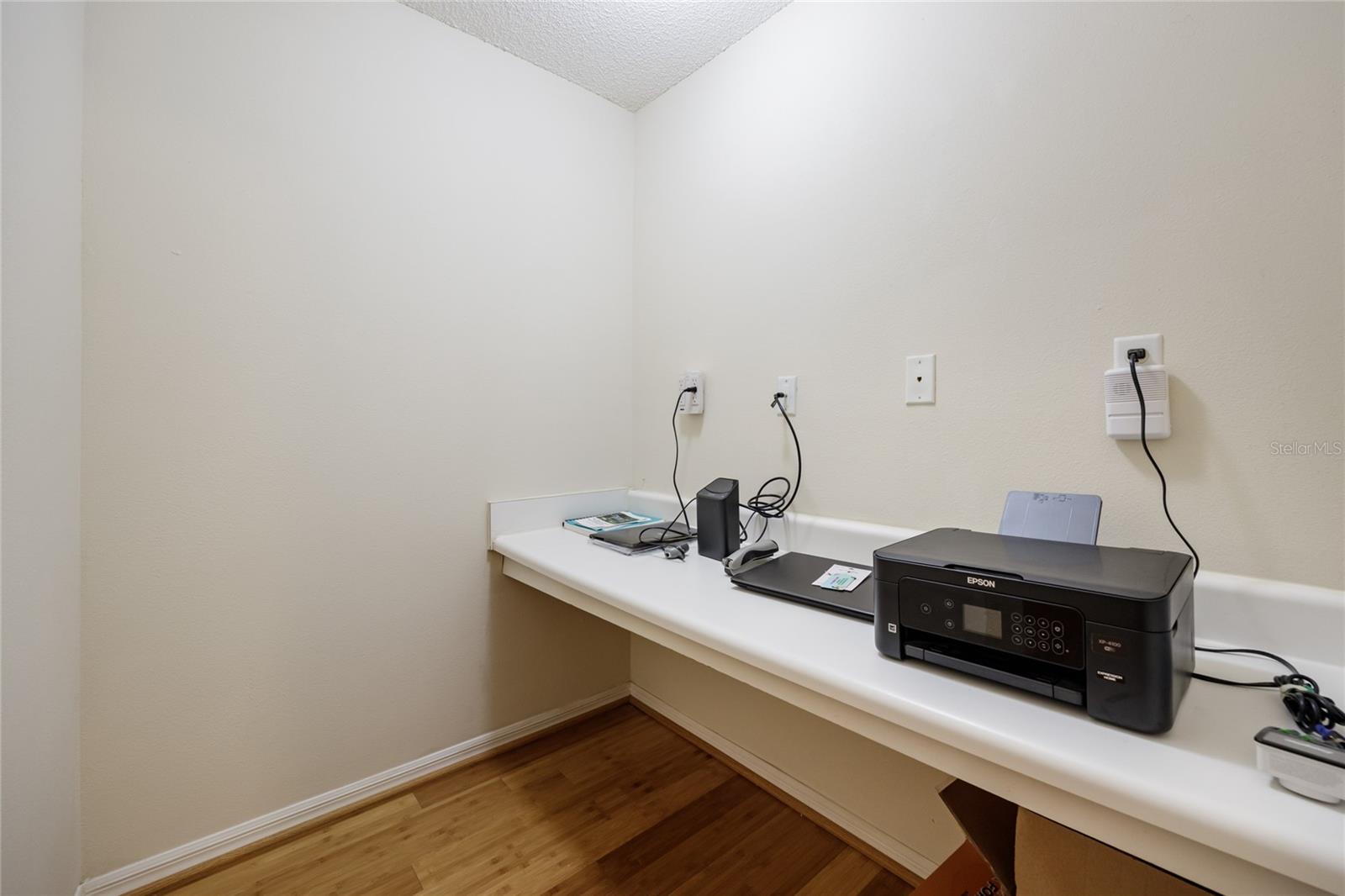 Image 6 of 32 For 10000 52nd Avenue 77