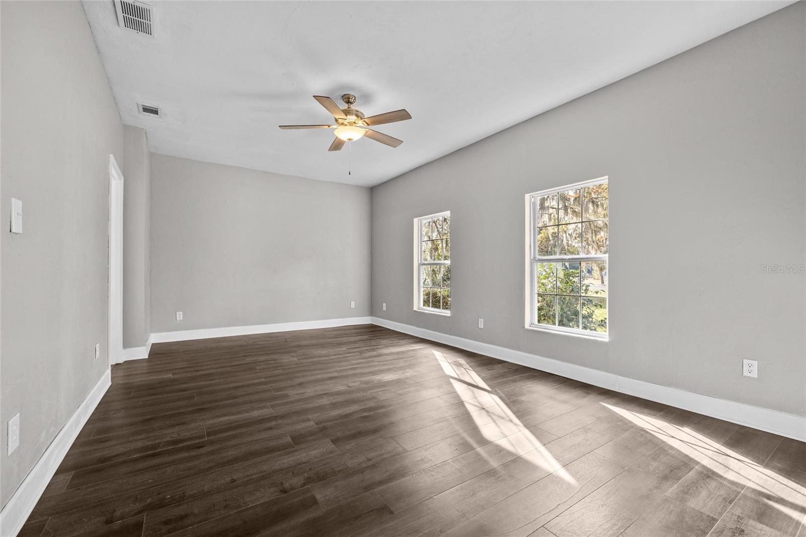 Image 16 of 41 For 5540 56th Avenue