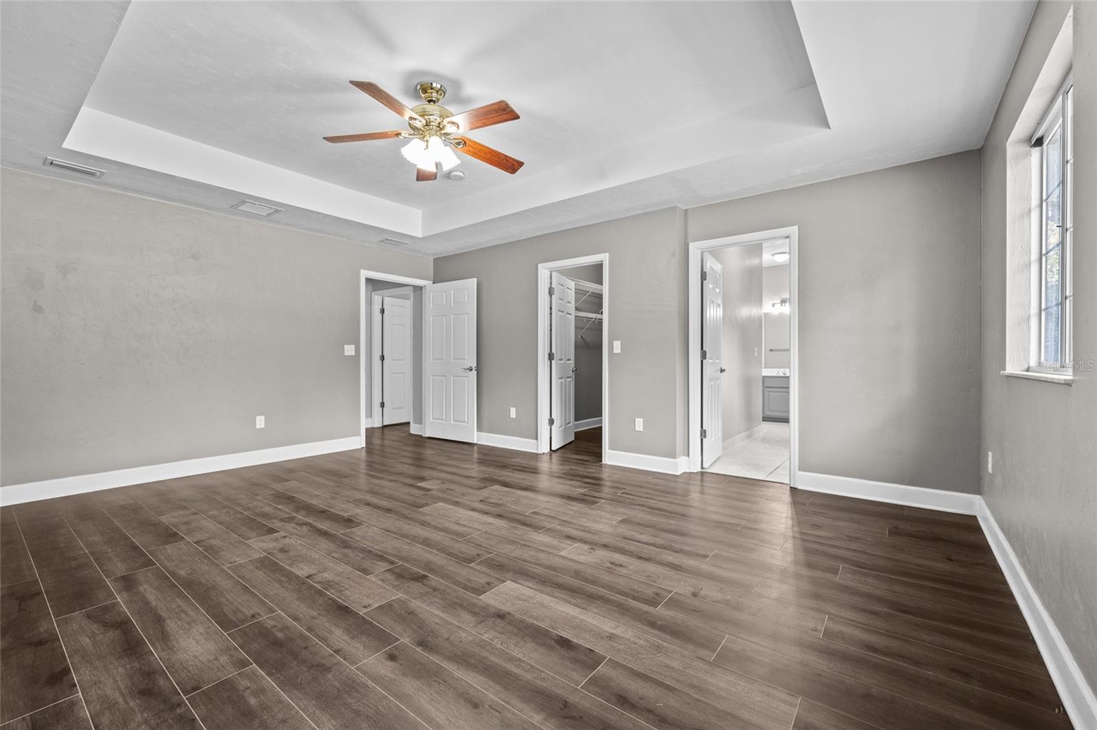 Image 17 of 41 For 5540 56th Avenue