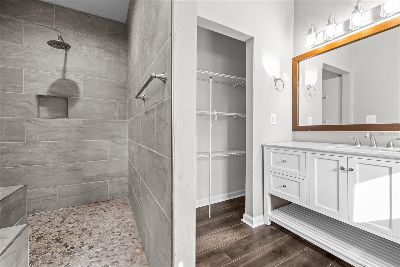 Image 18 of 41 For 5540 56th Avenue