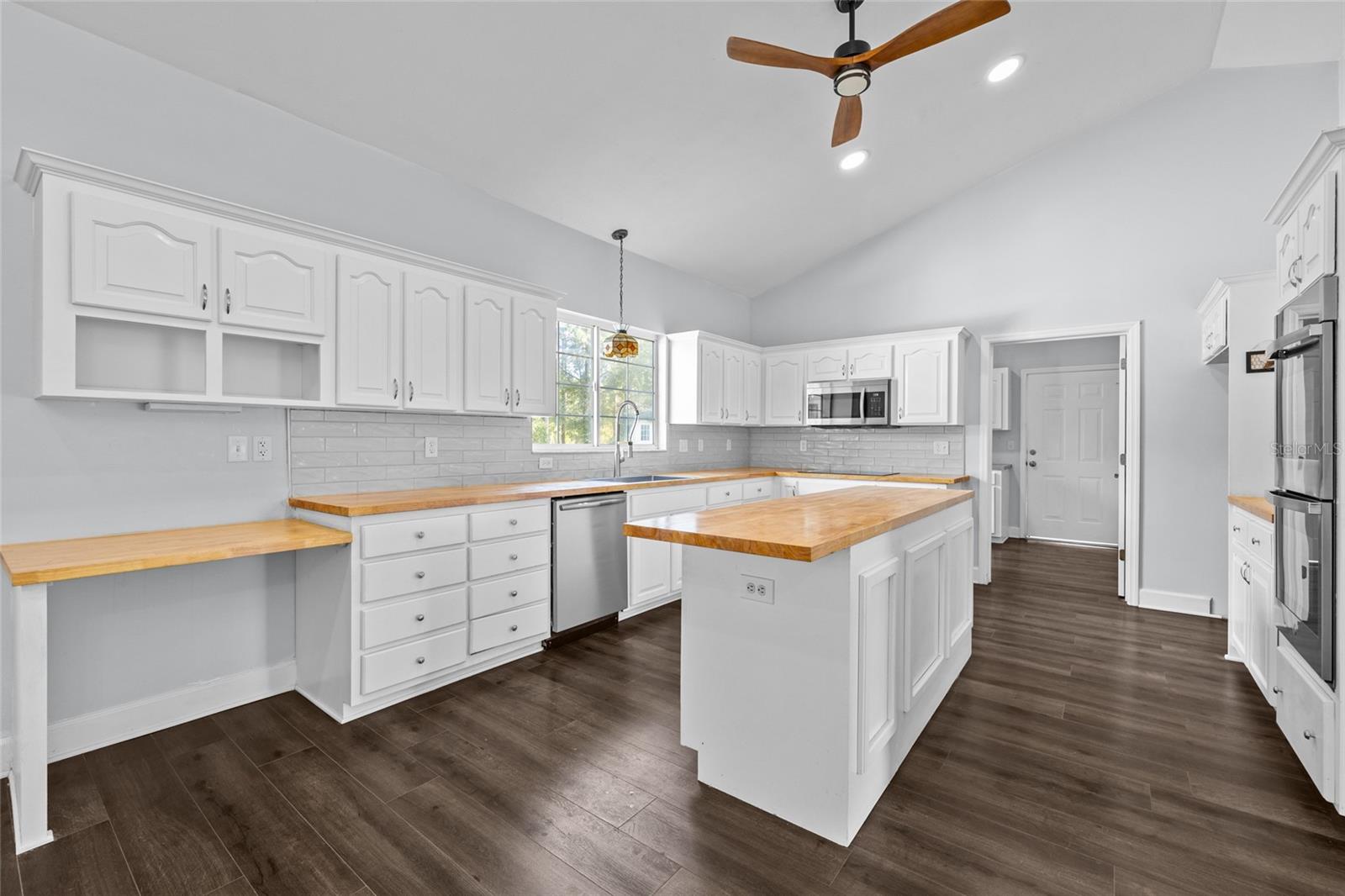 Image 9 of 41 For 5540 56th Avenue