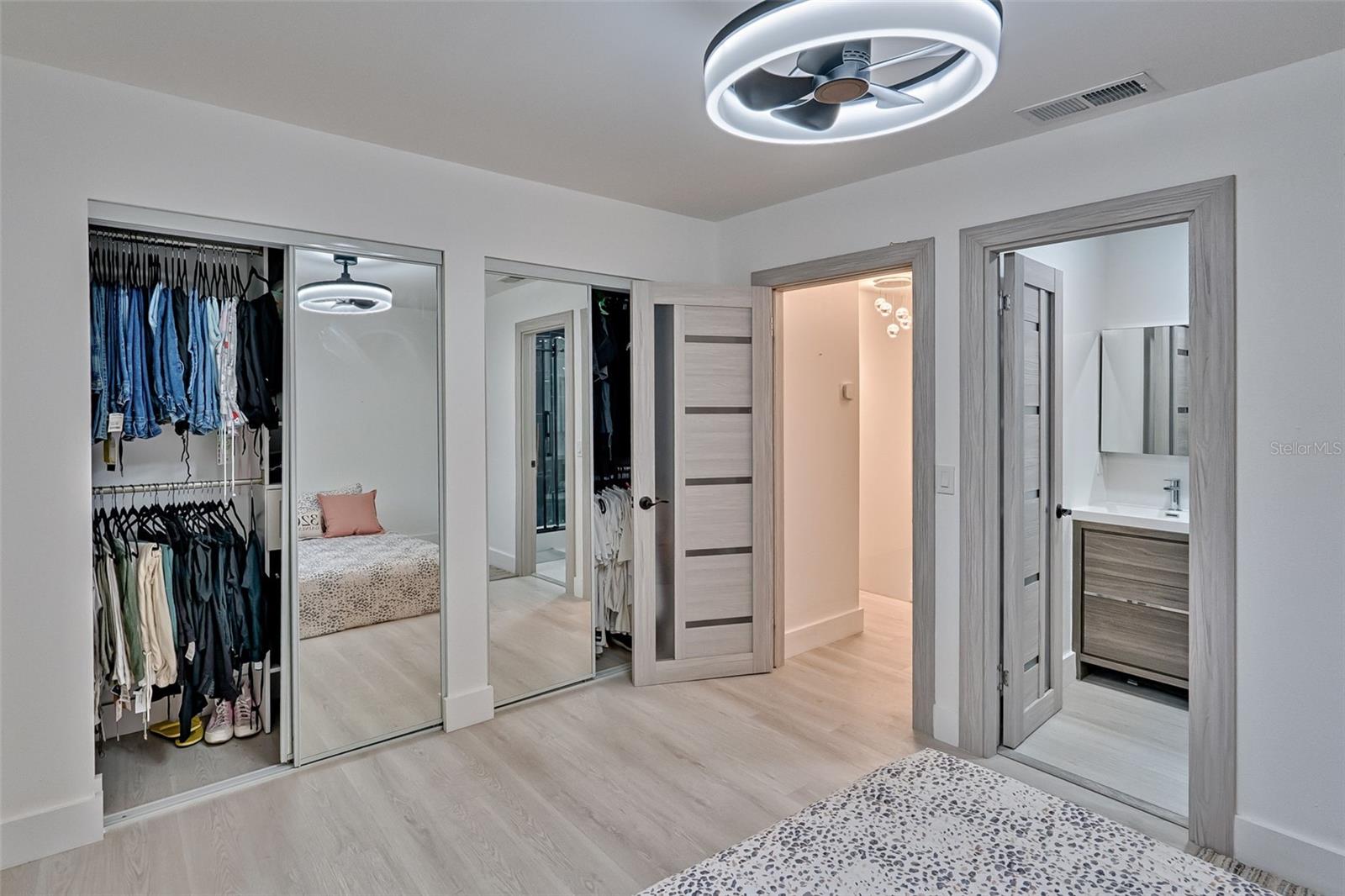 Image 19 of 33 For 4622 45th Lane