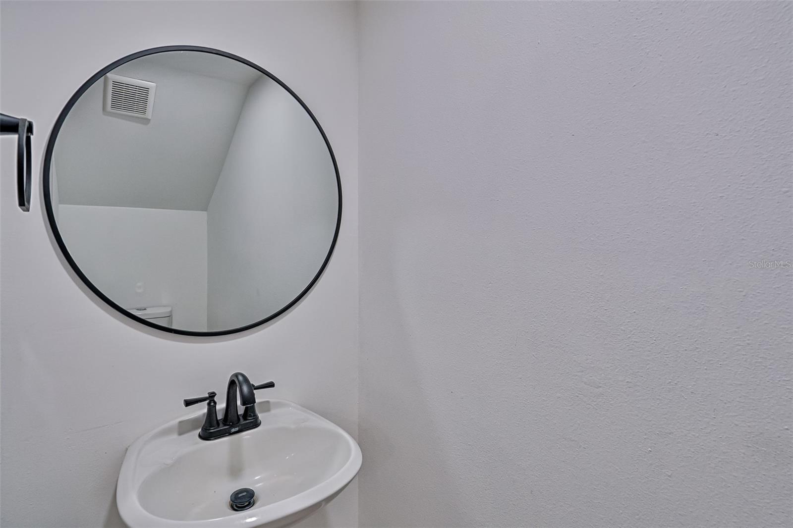 Image 24 of 33 For 4622 45th Lane