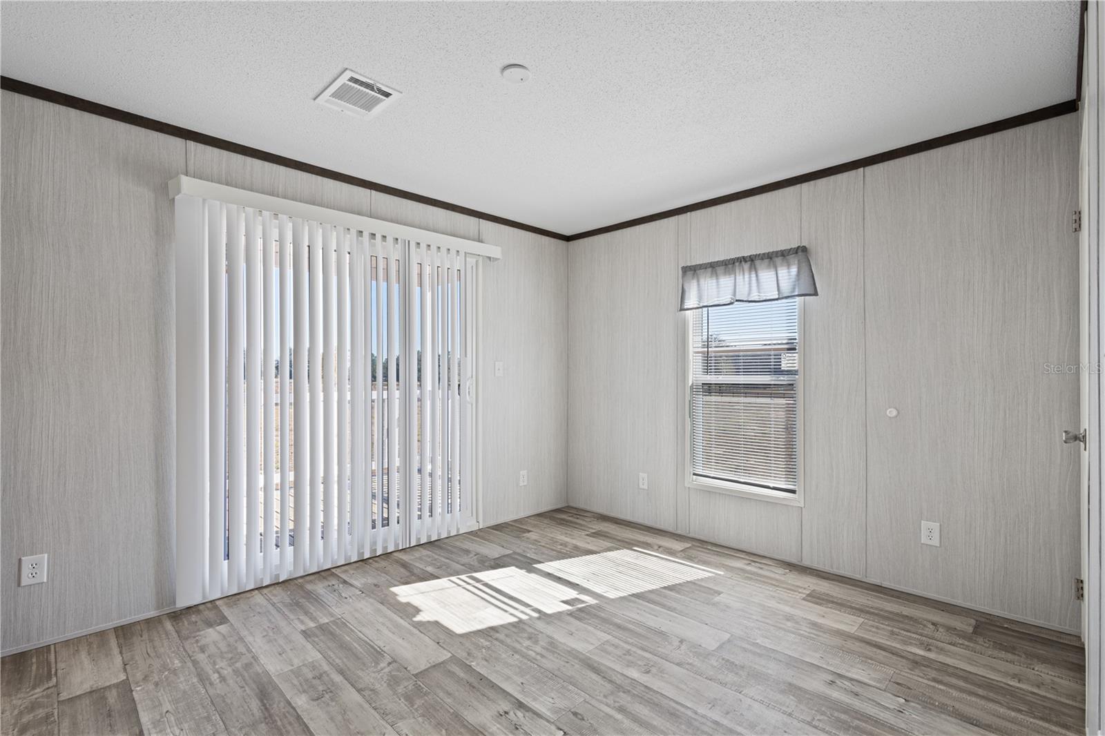 Image 17 of 41 For 11851 21st Place