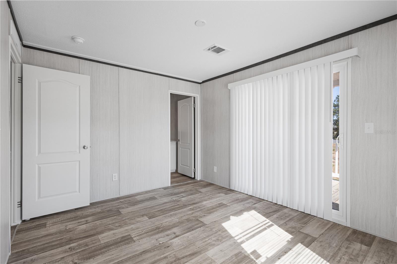 Image 18 of 41 For 11851 21st Place