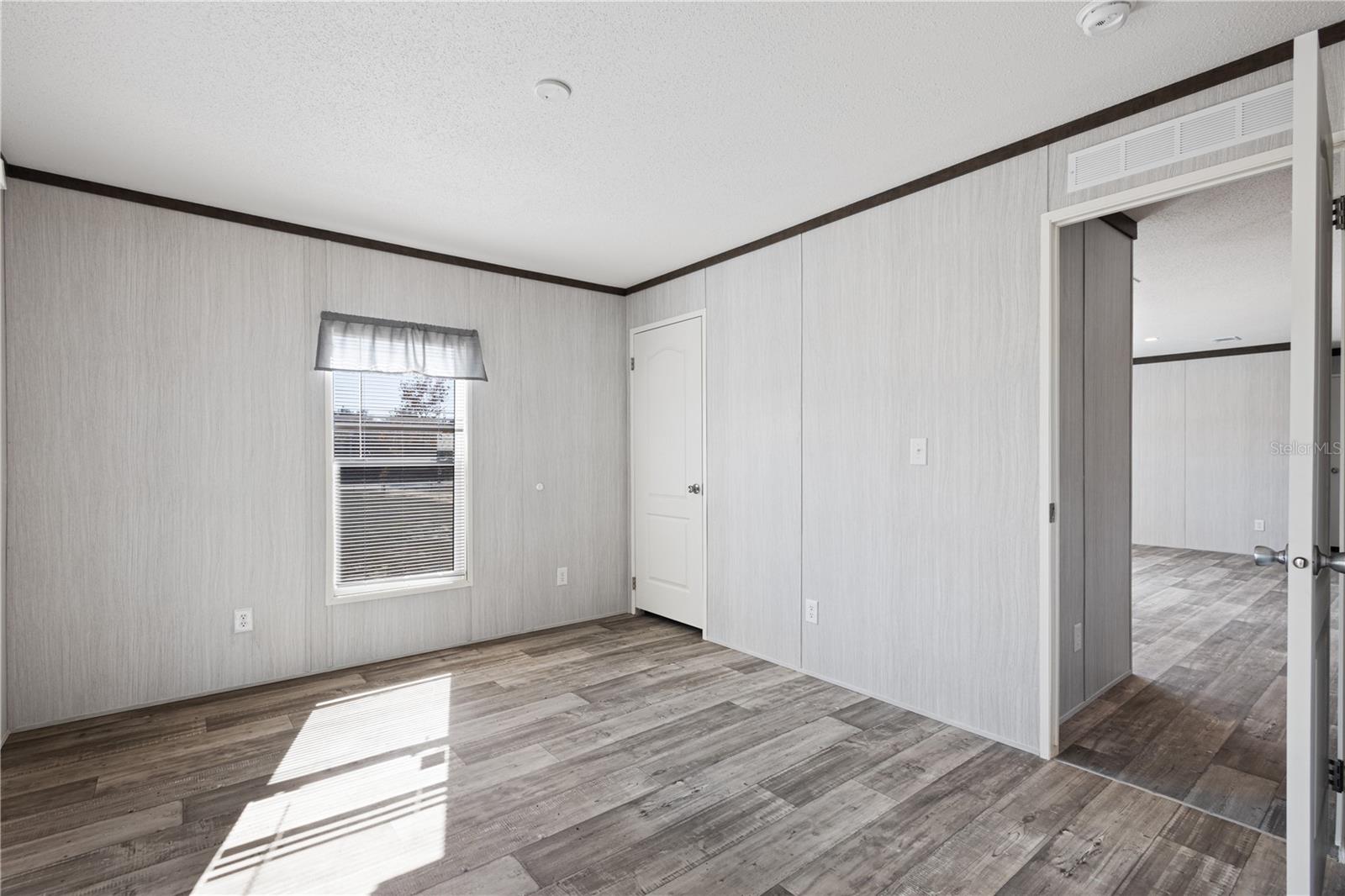 Image 19 of 41 For 11851 21st Place