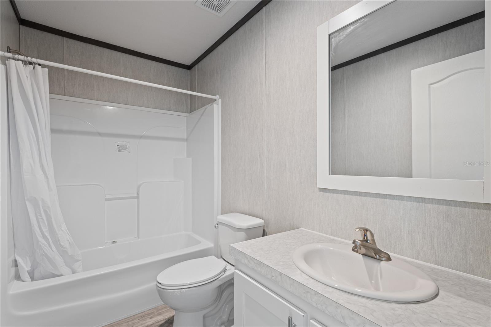 Image 23 of 41 For 11851 21st Place