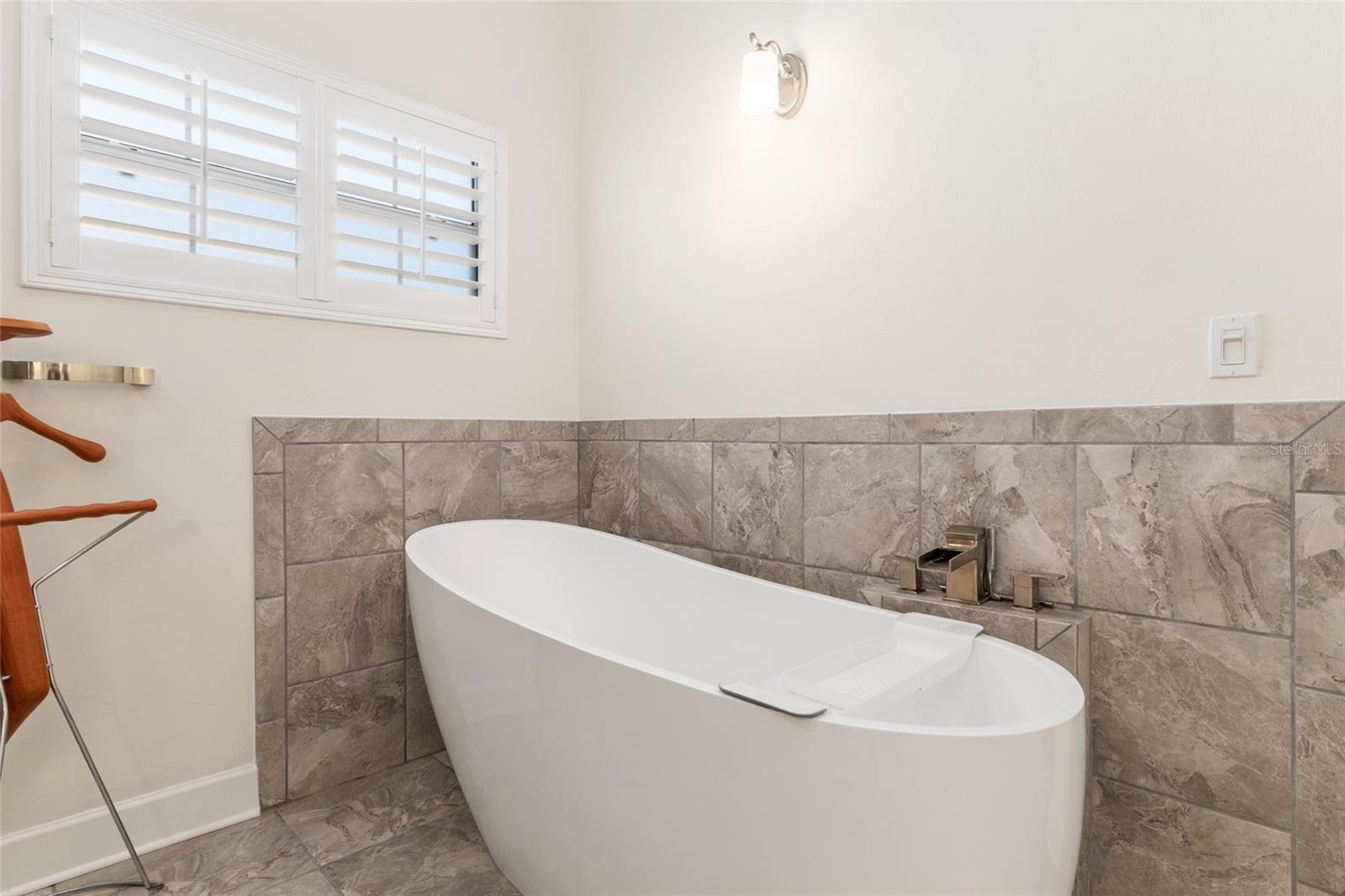 Image 42 of 98 For 1821 110th Street