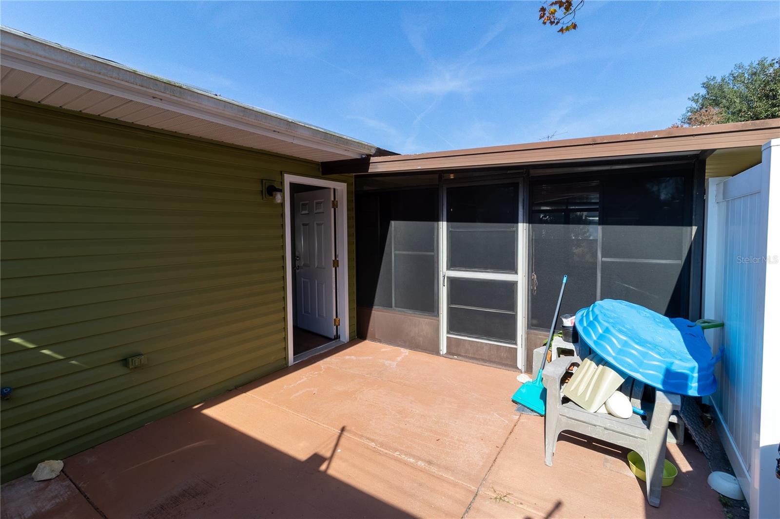 Image 11 of 28 For 15083 43rd Terrace Road