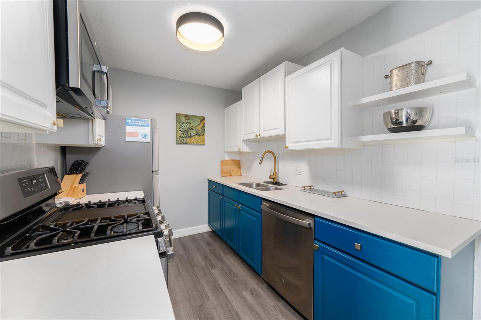 Image 10 of 22 For 1700 16th Court C25