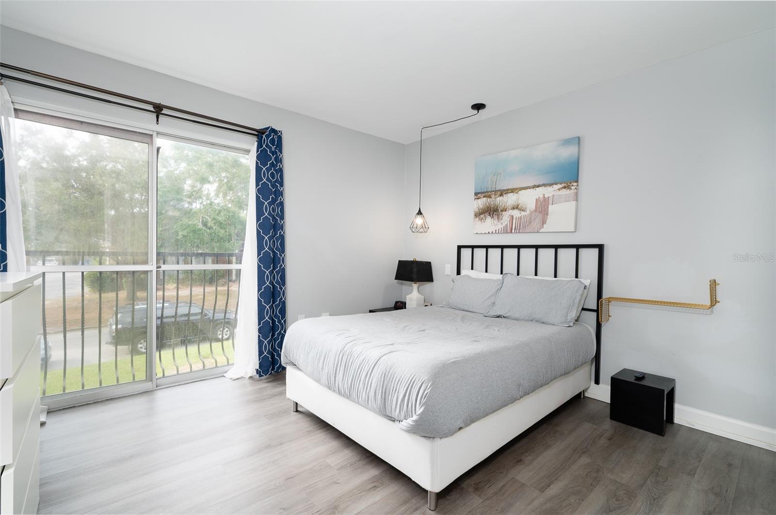 Image 12 of 22 For 1700 16th Court C25