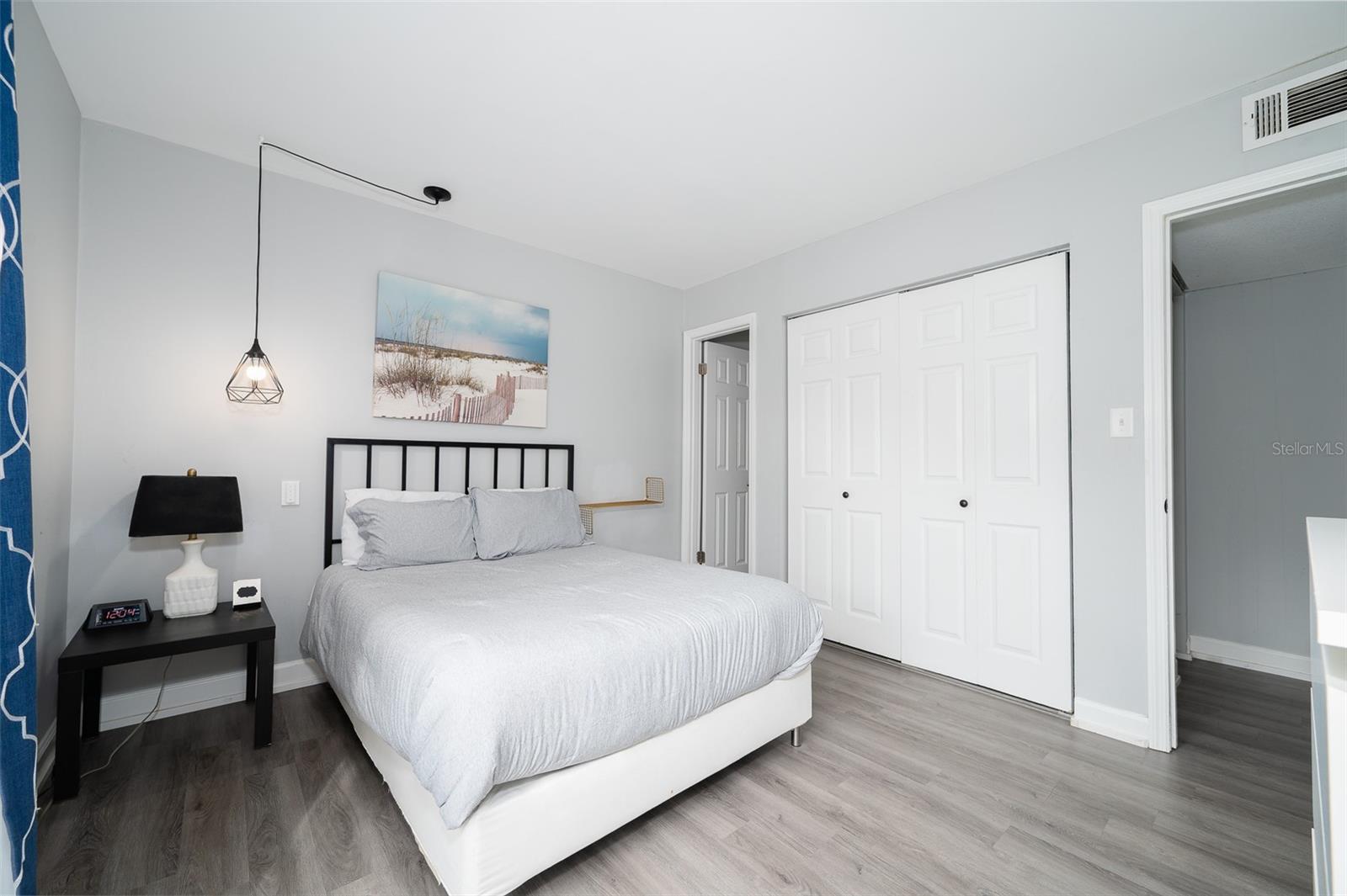 Image 13 of 22 For 1700 16th Court C25