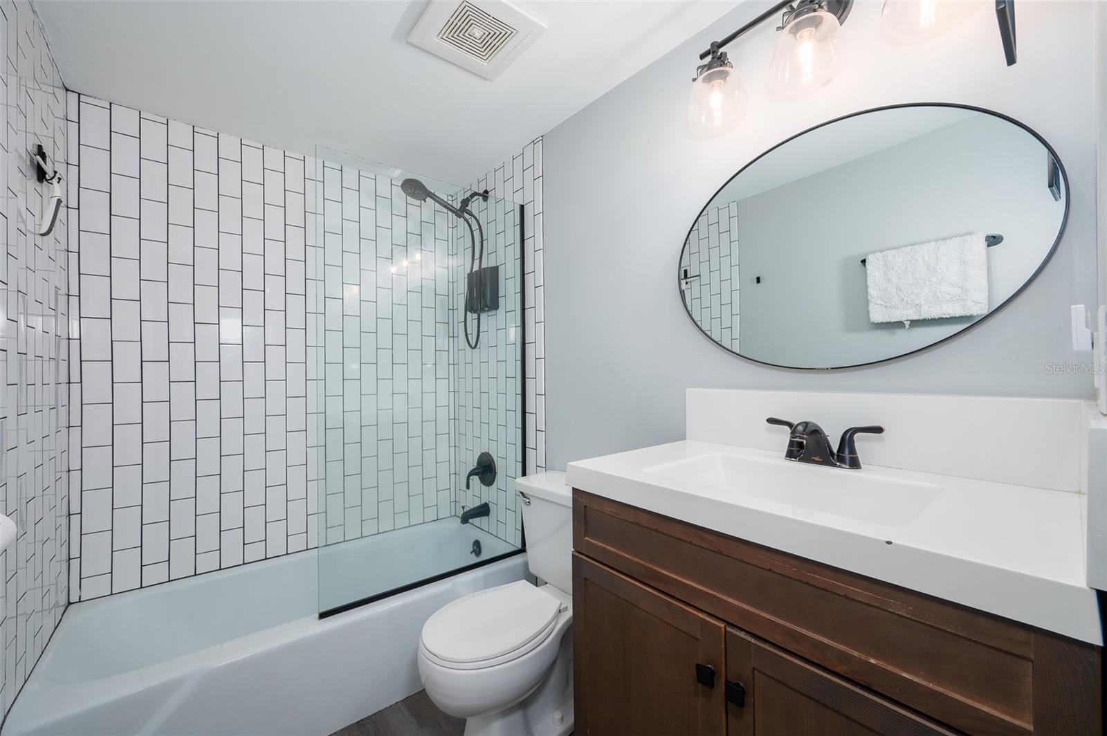 Image 15 of 22 For 1700 16th Court C25