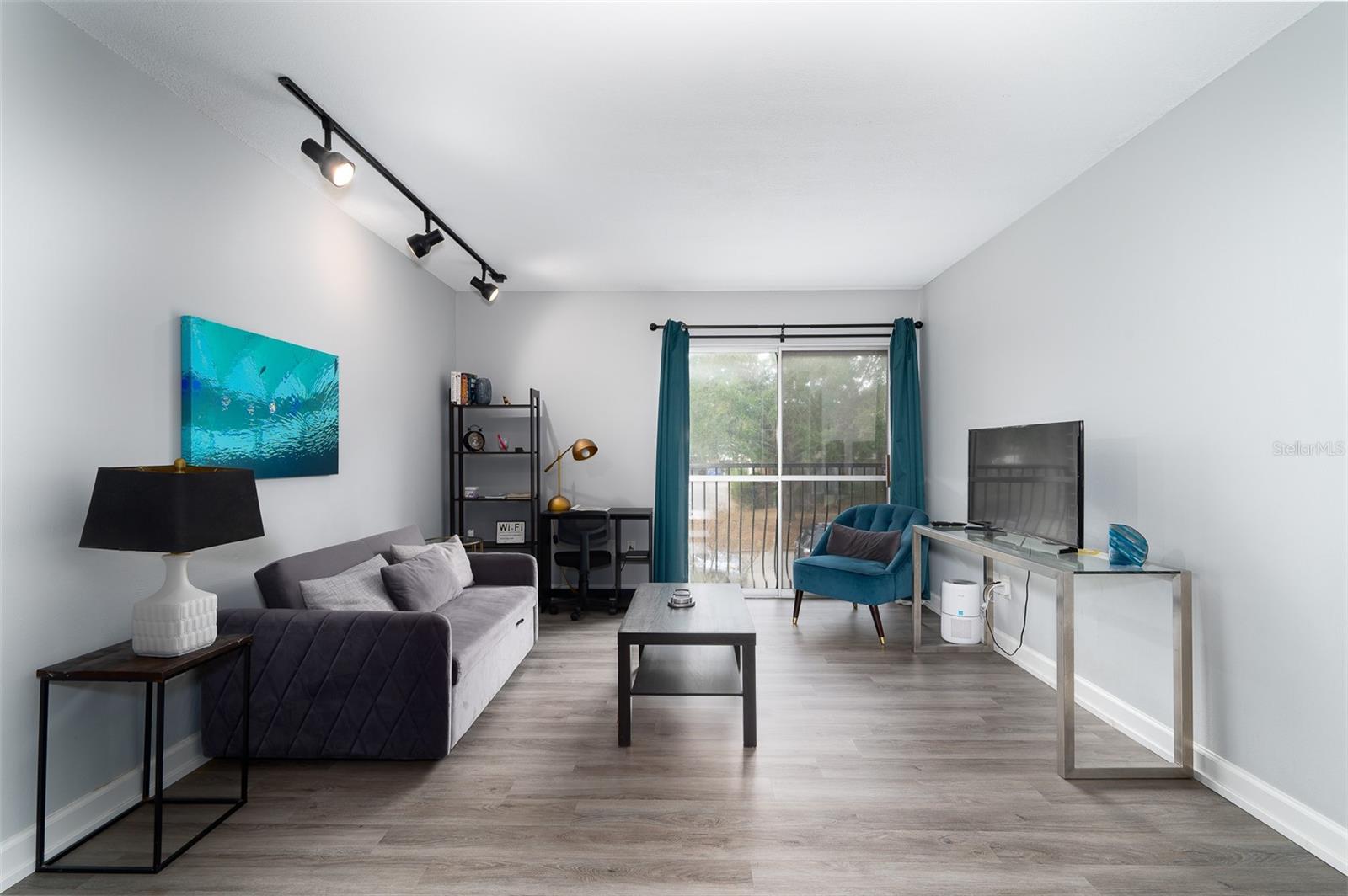 Image 4 of 22 For 1700 16th Court C25