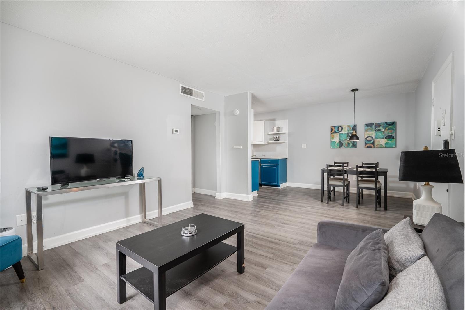 Image 5 of 22 For 1700 16th Court C25