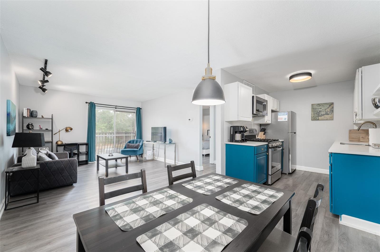 Image 7 of 22 For 1700 16th Court C25