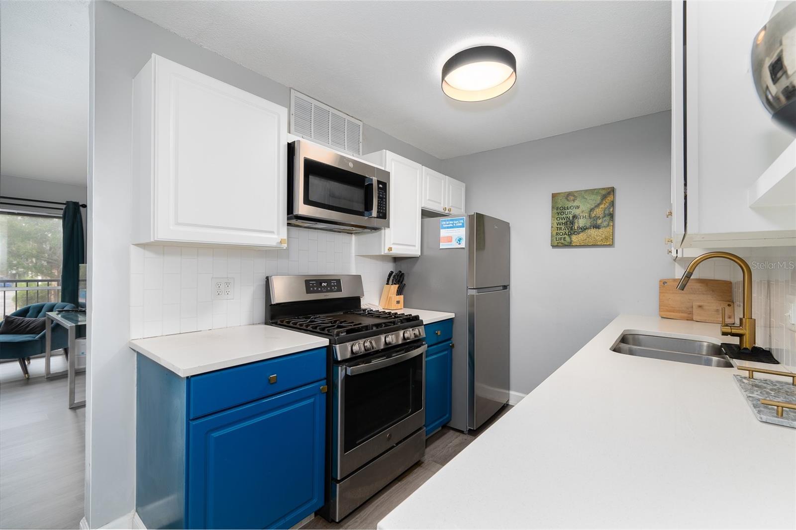 Image 9 of 22 For 1700 16th Court C25