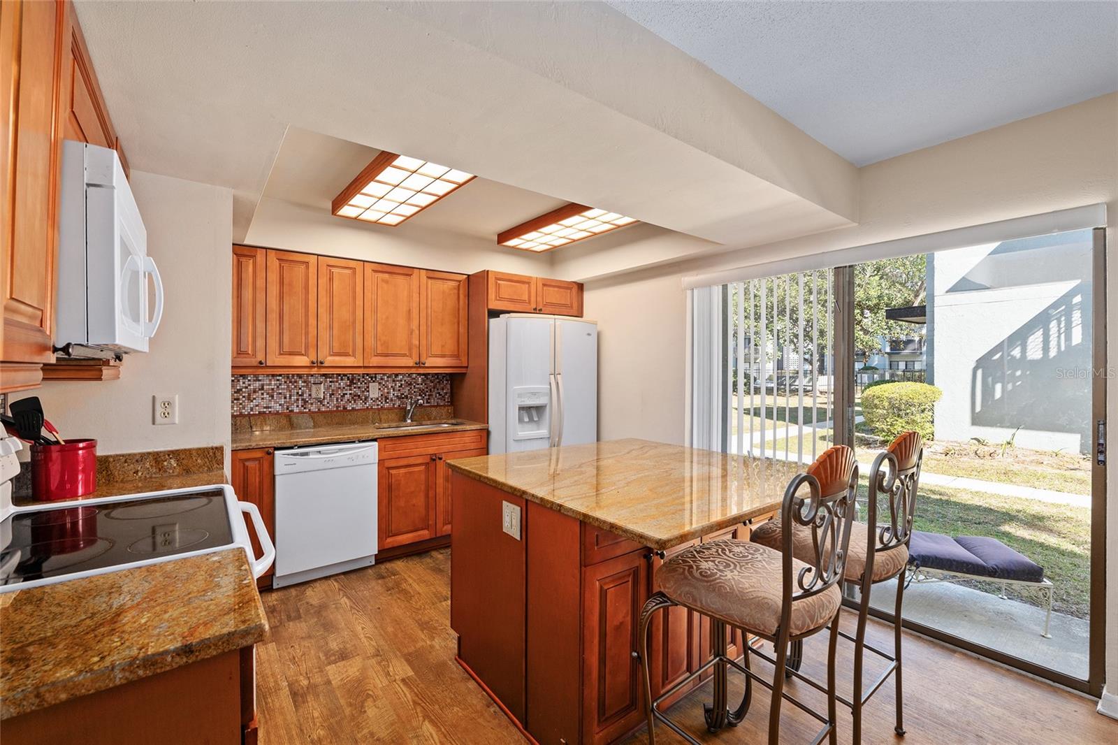 Image 11 of 62 For 401 39th Road 401c