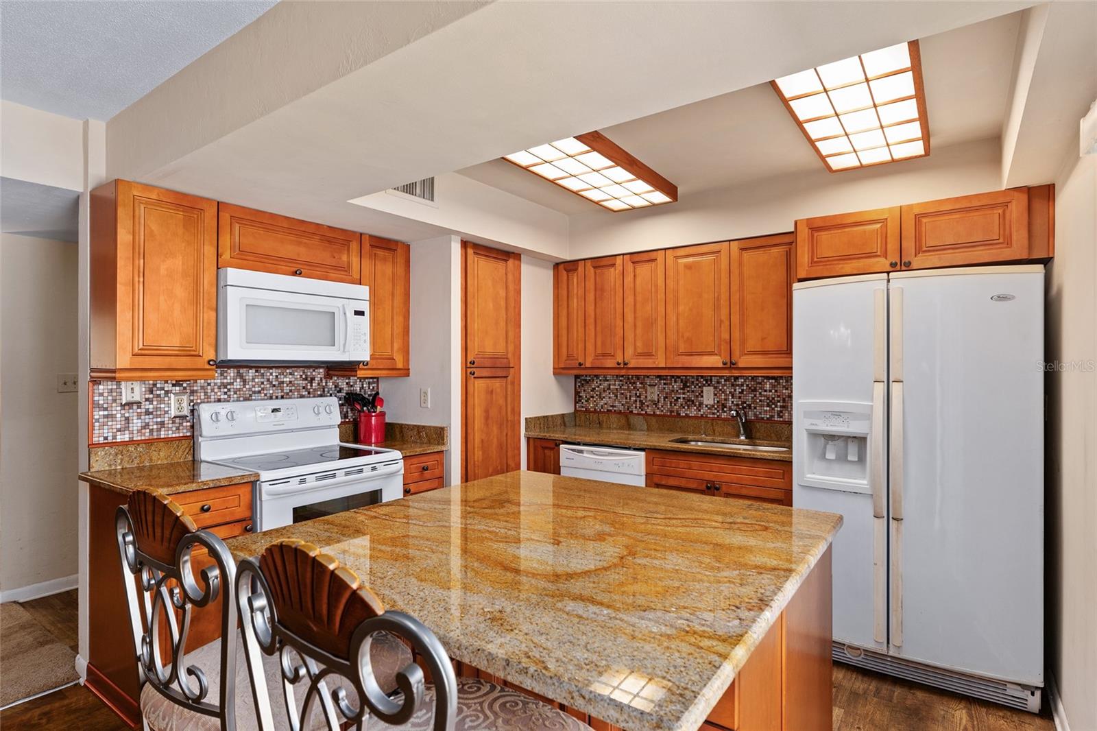 Image 12 of 62 For 401 39th Road 401c