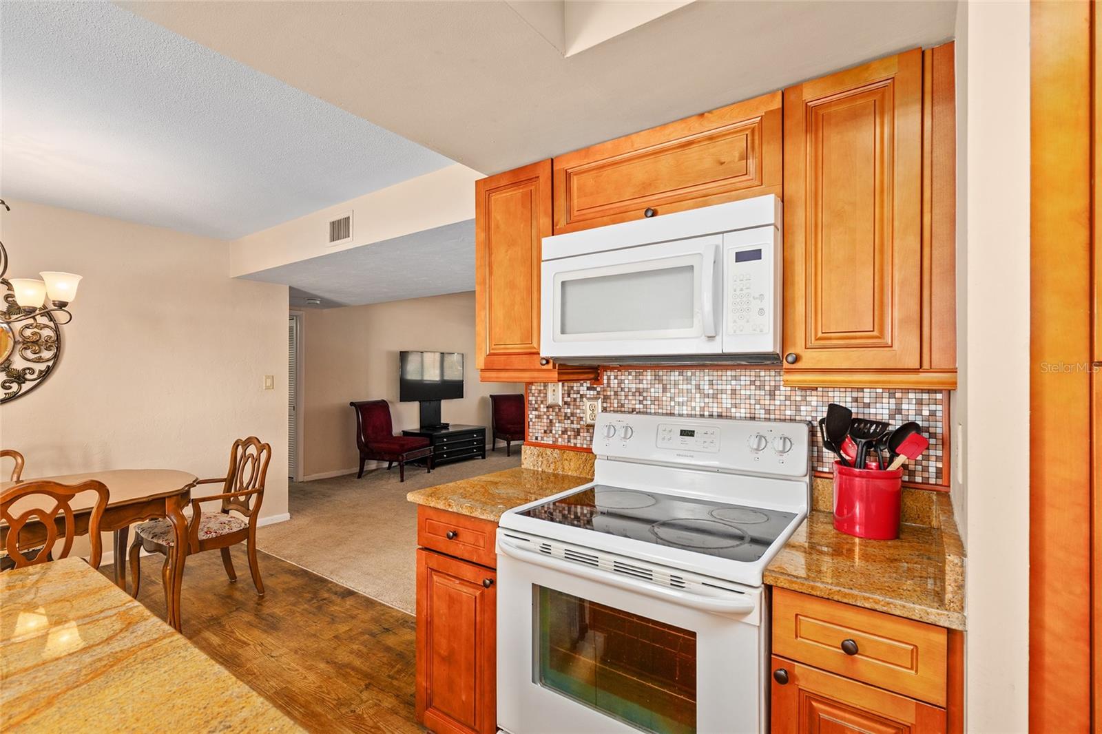 Image 15 of 62 For 401 39th Road 401c