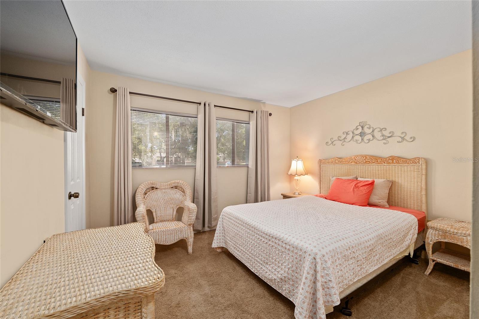 Image 22 of 62 For 401 39th Road 401c