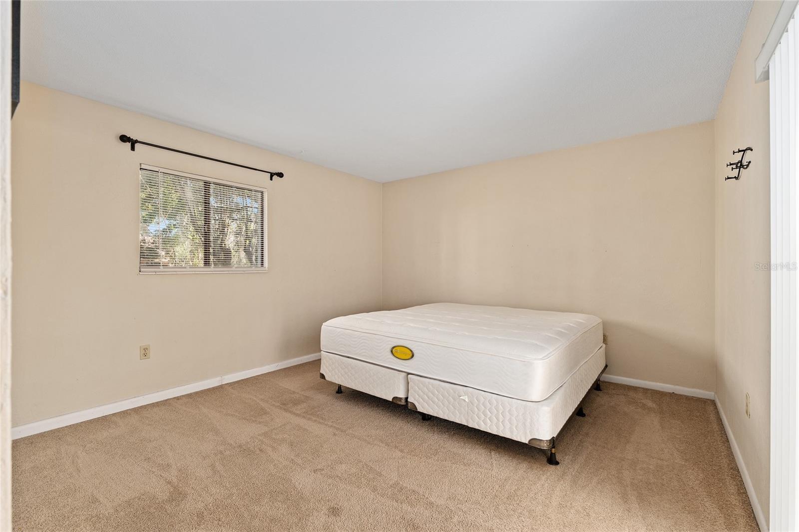 Image 26 of 62 For 401 39th Road 401c