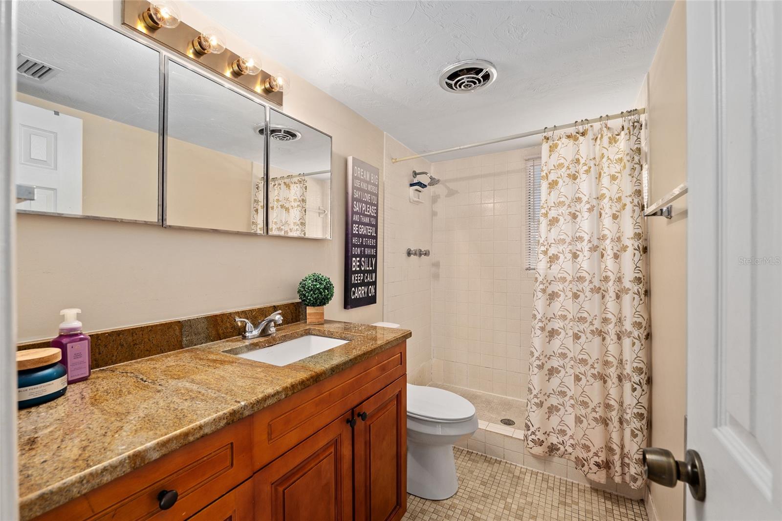 Image 29 of 62 For 401 39th Road 401c