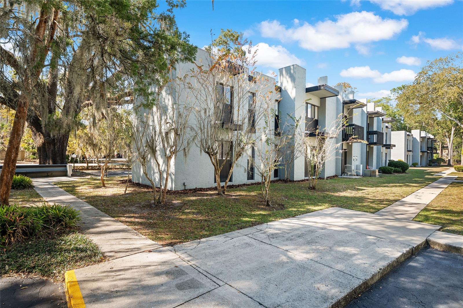 Image 41 of 62 For 401 39th Road 401c