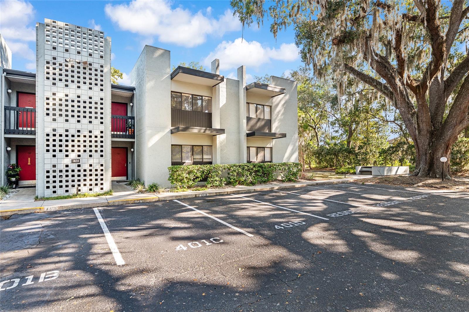 Image 52 of 62 For 401 39th Road 401c