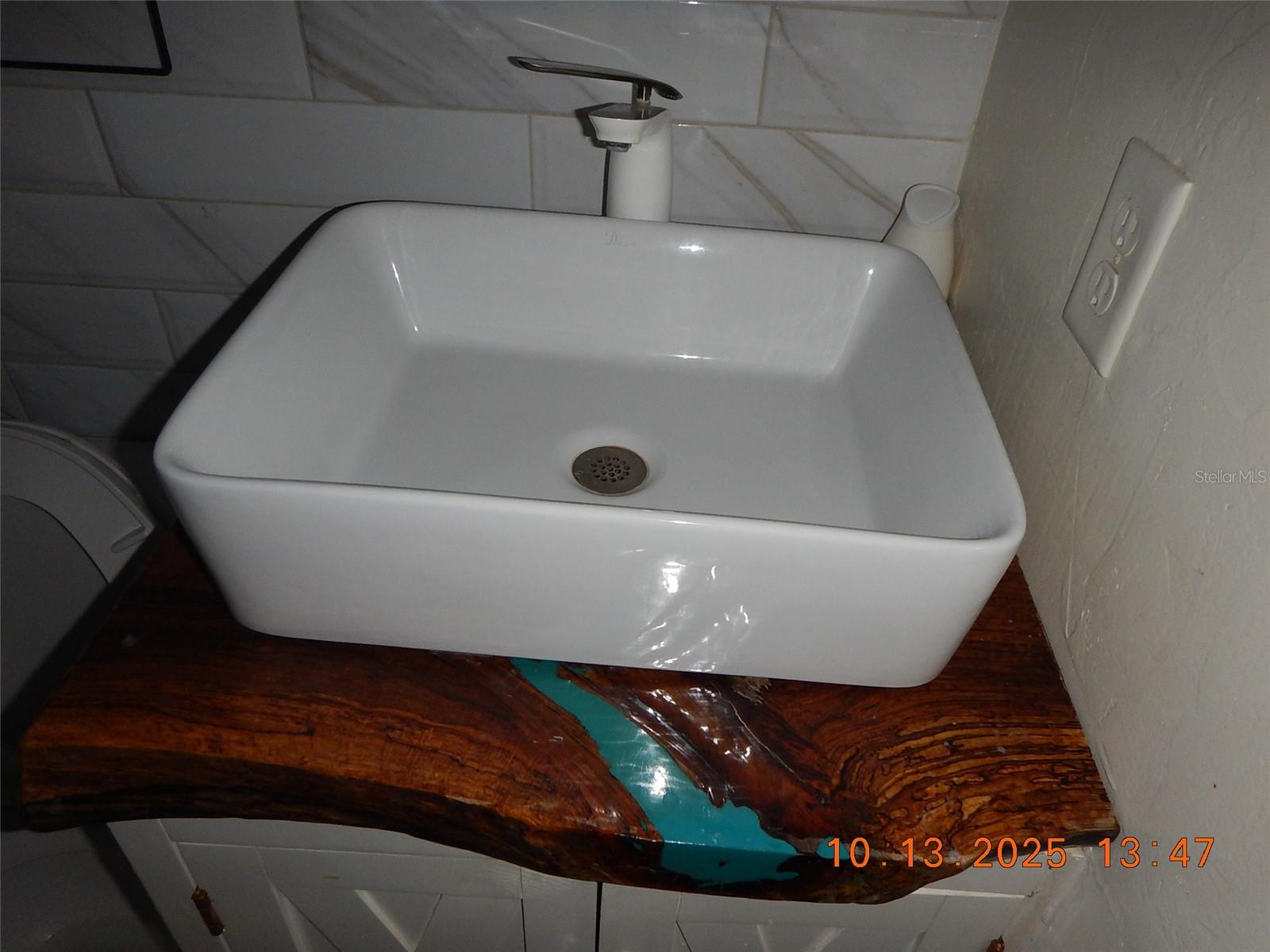 Image 15 of 37 For 2751 24th Place