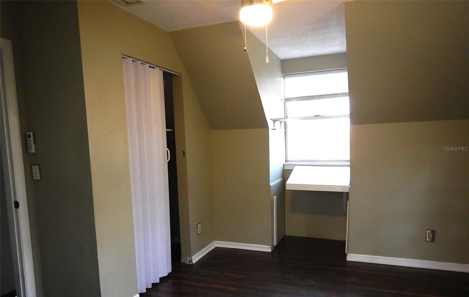 Image 23 of 37 For 2751 24th Place