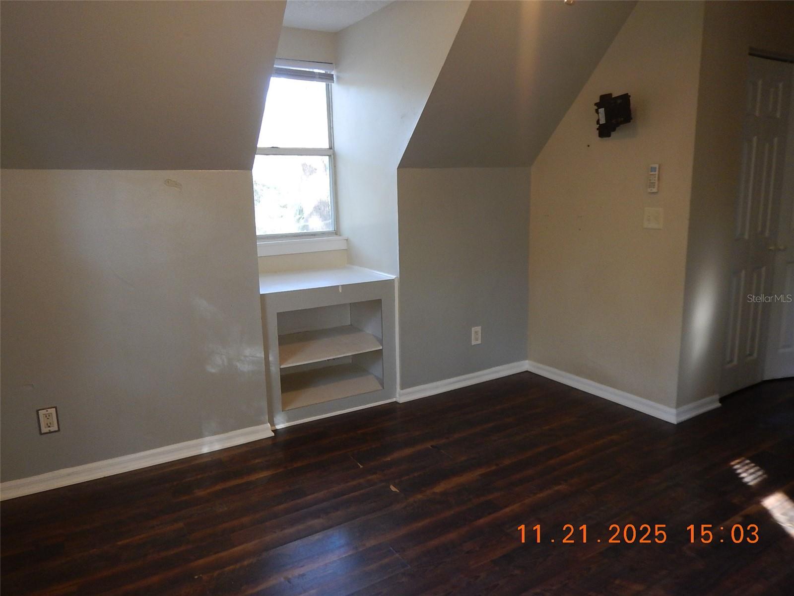 Image 25 of 37 For 2751 24th Place