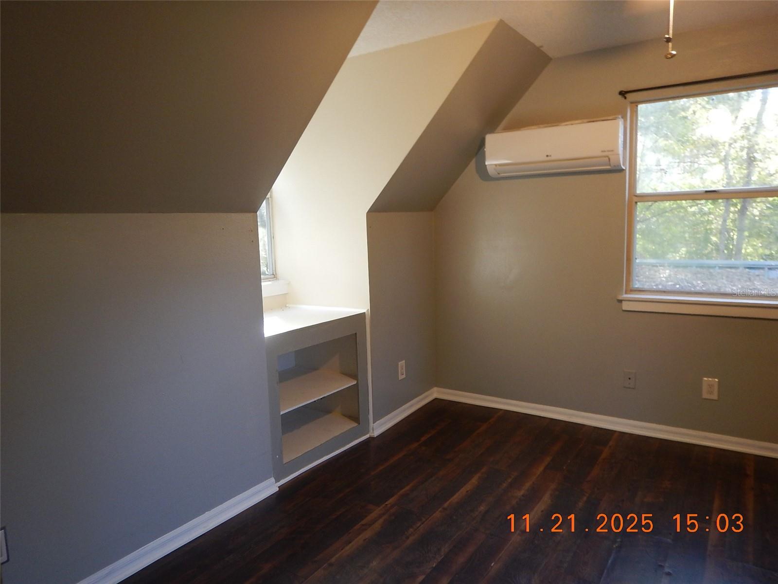 Image 26 of 37 For 2751 24th Place