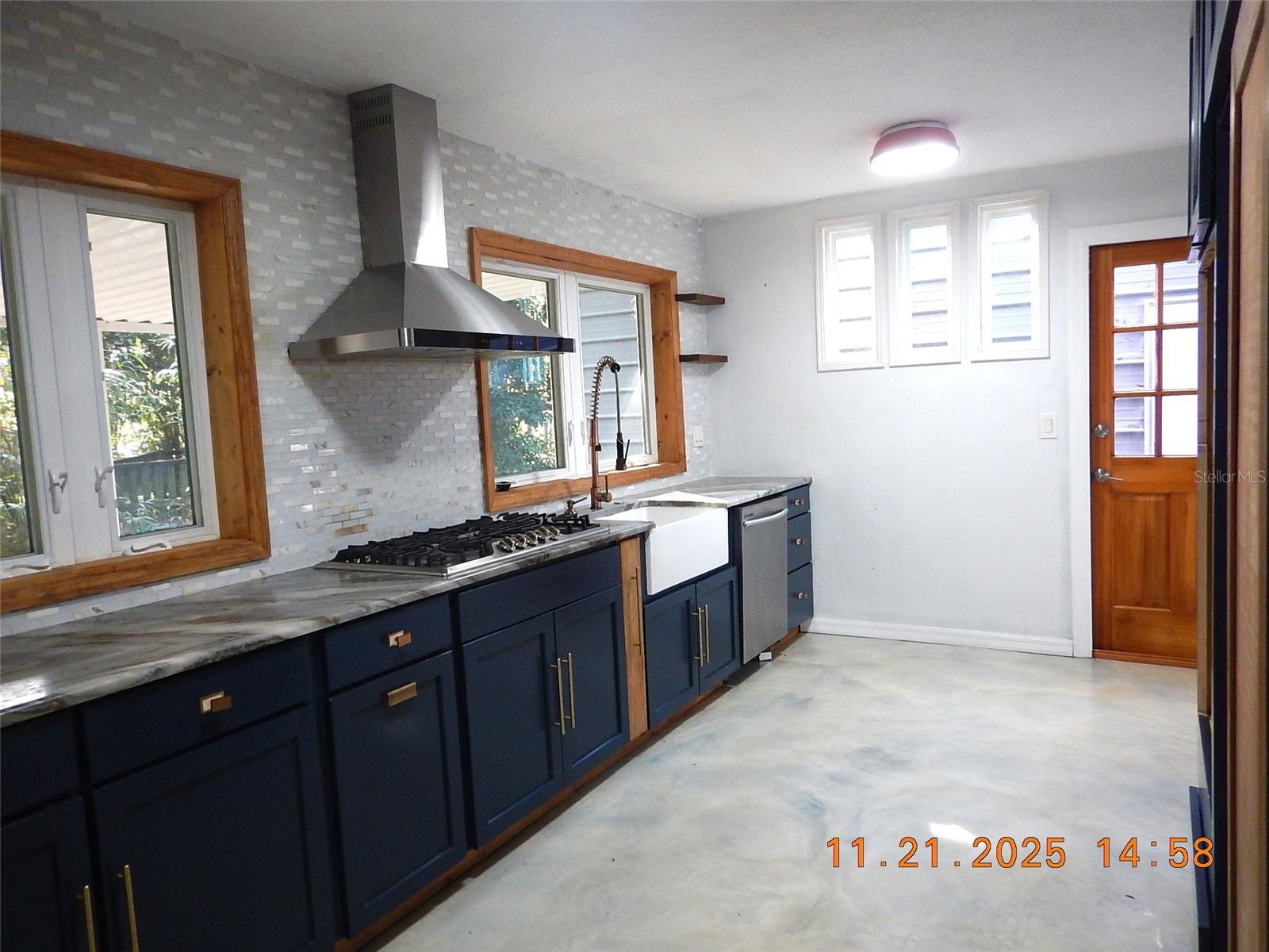 Image 6 of 37 For 2751 24th Place