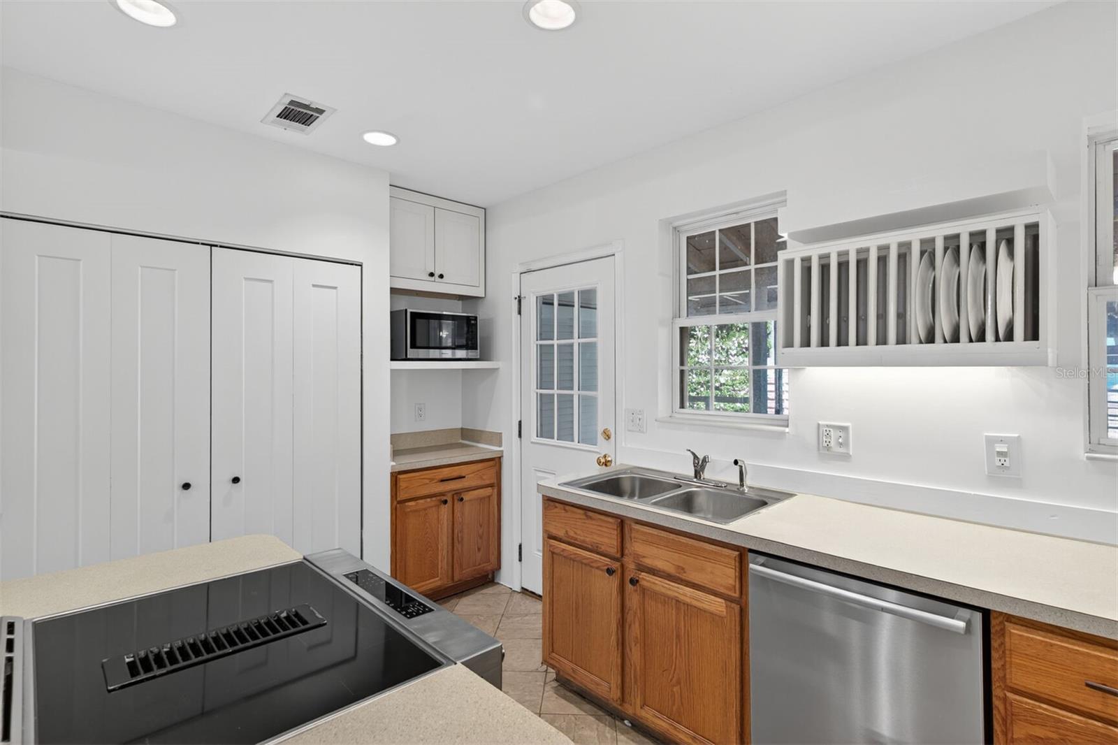 Image 5 of 32 For 1105 9th Street