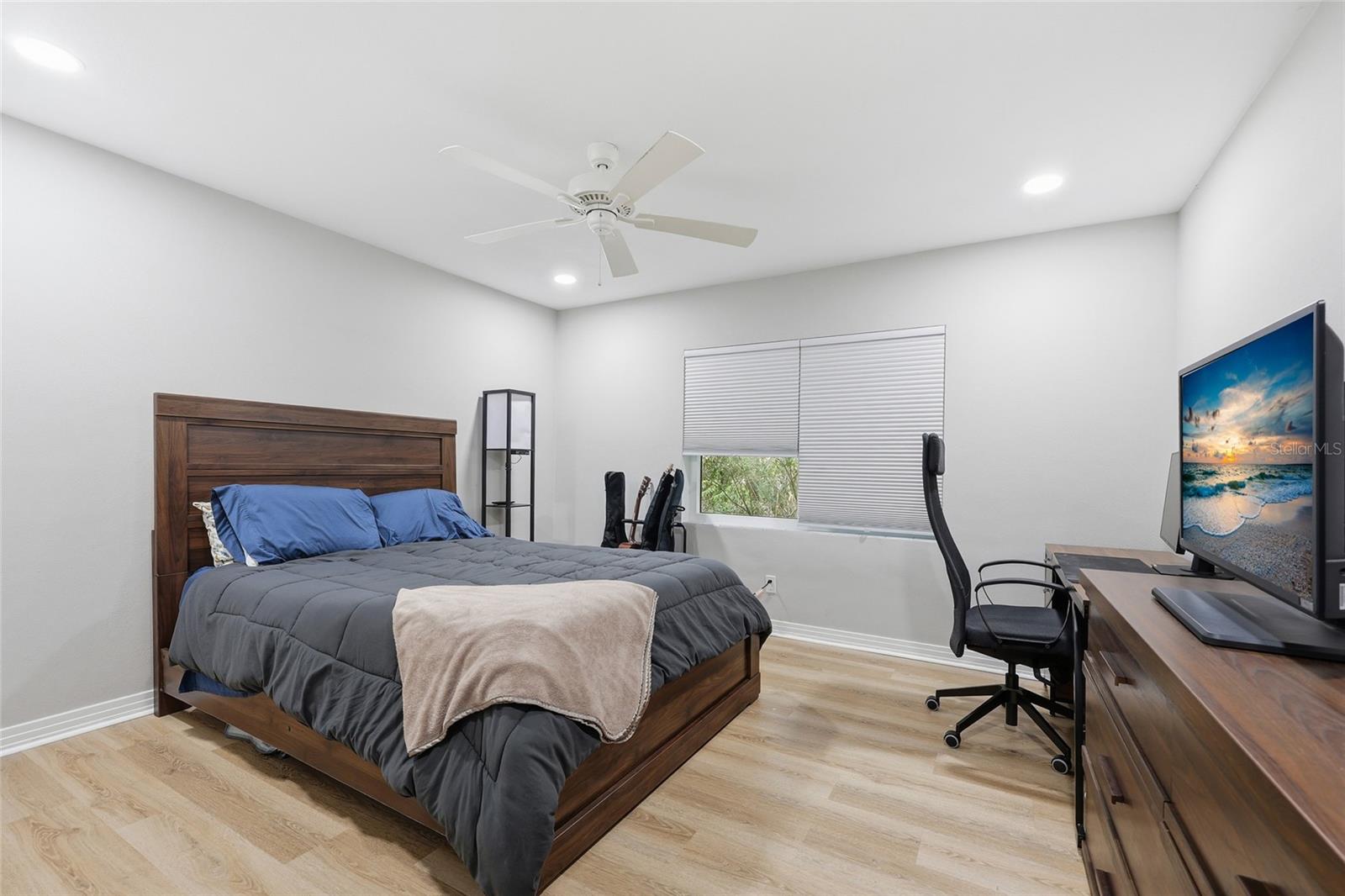 Image 17 of 31 For 1417 17th St