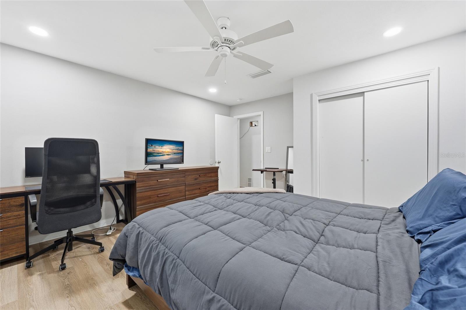 Image 18 of 31 For 1417 17th St