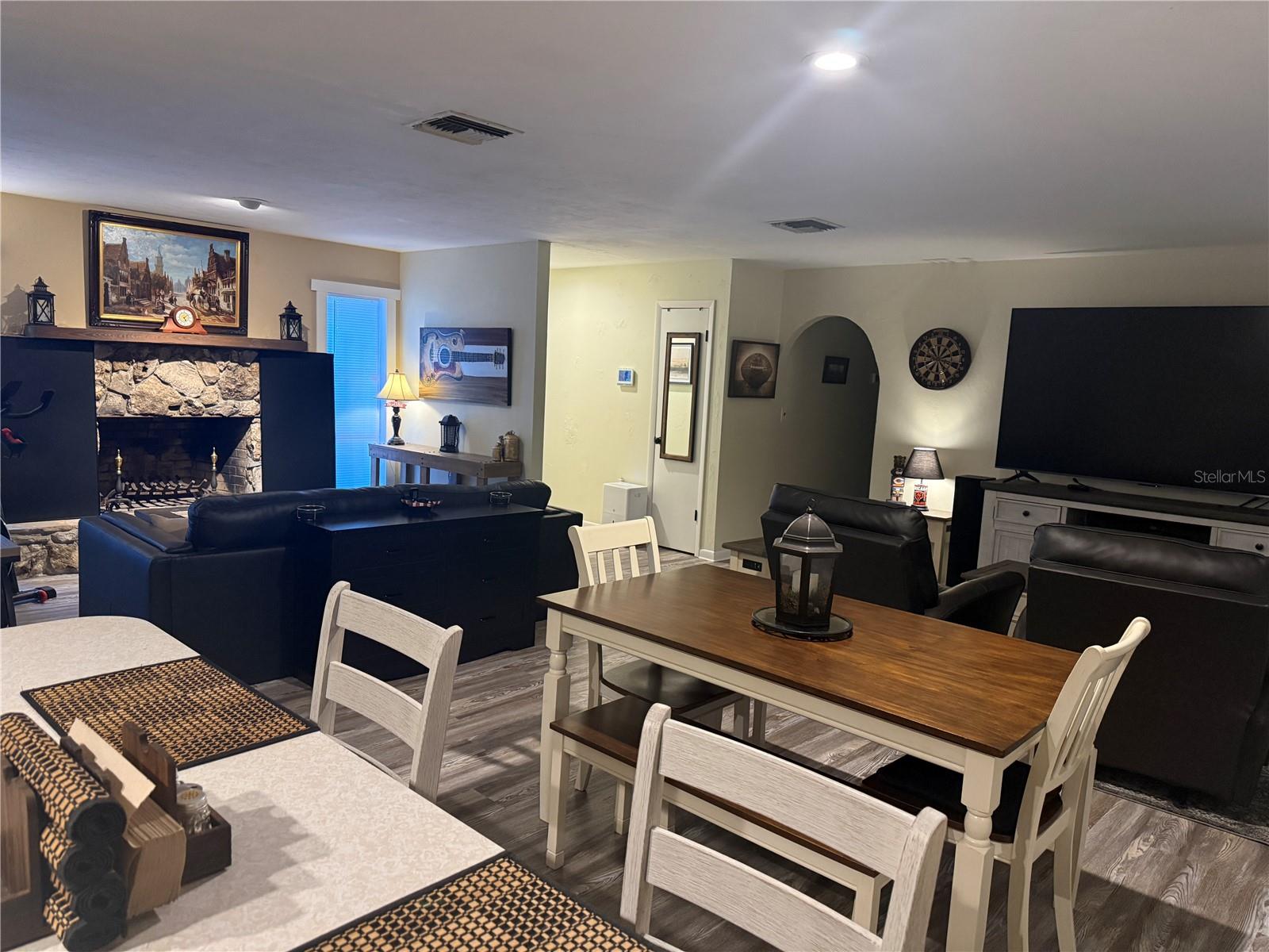 Image 6 of 22 For 1101 19th Place