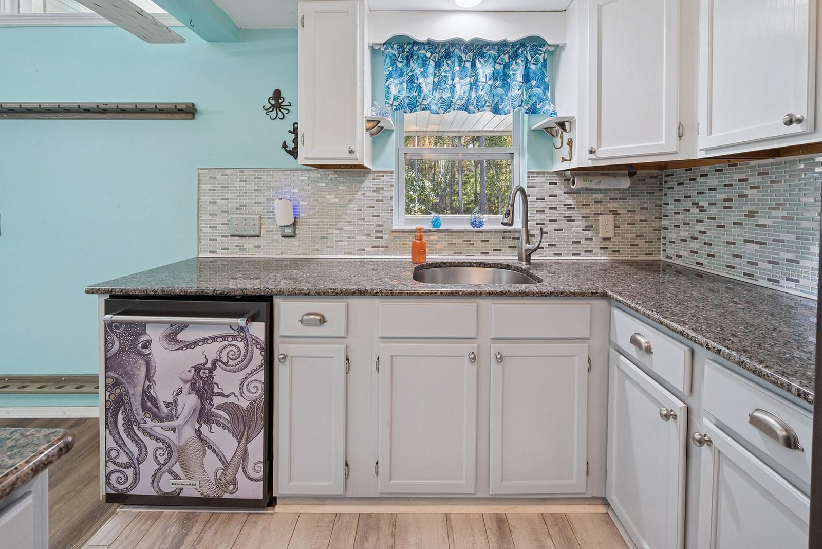 Image 33 of 43 For 259 373 Street