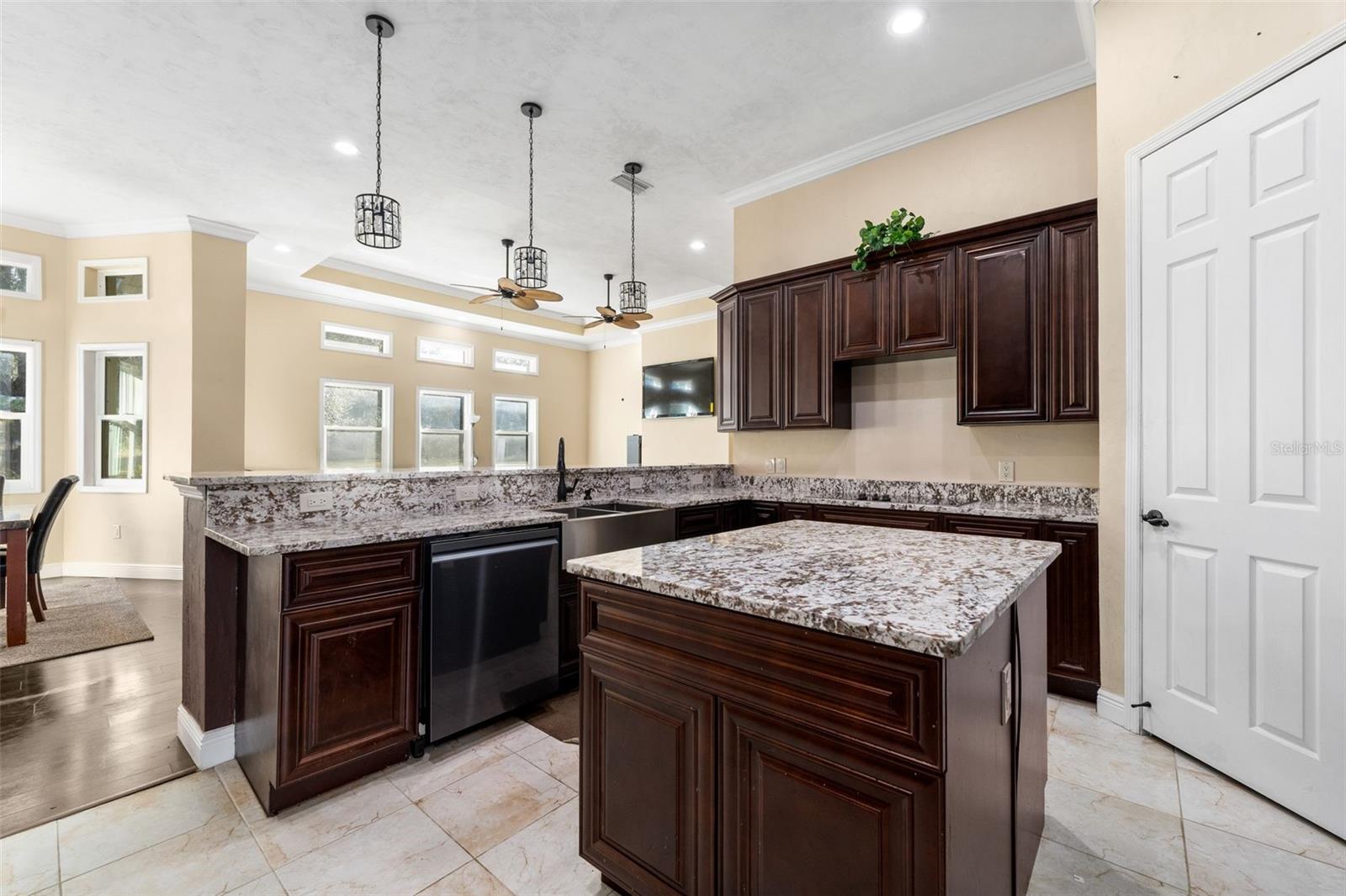 Image 9 of 48 For 16635 139th Avenue