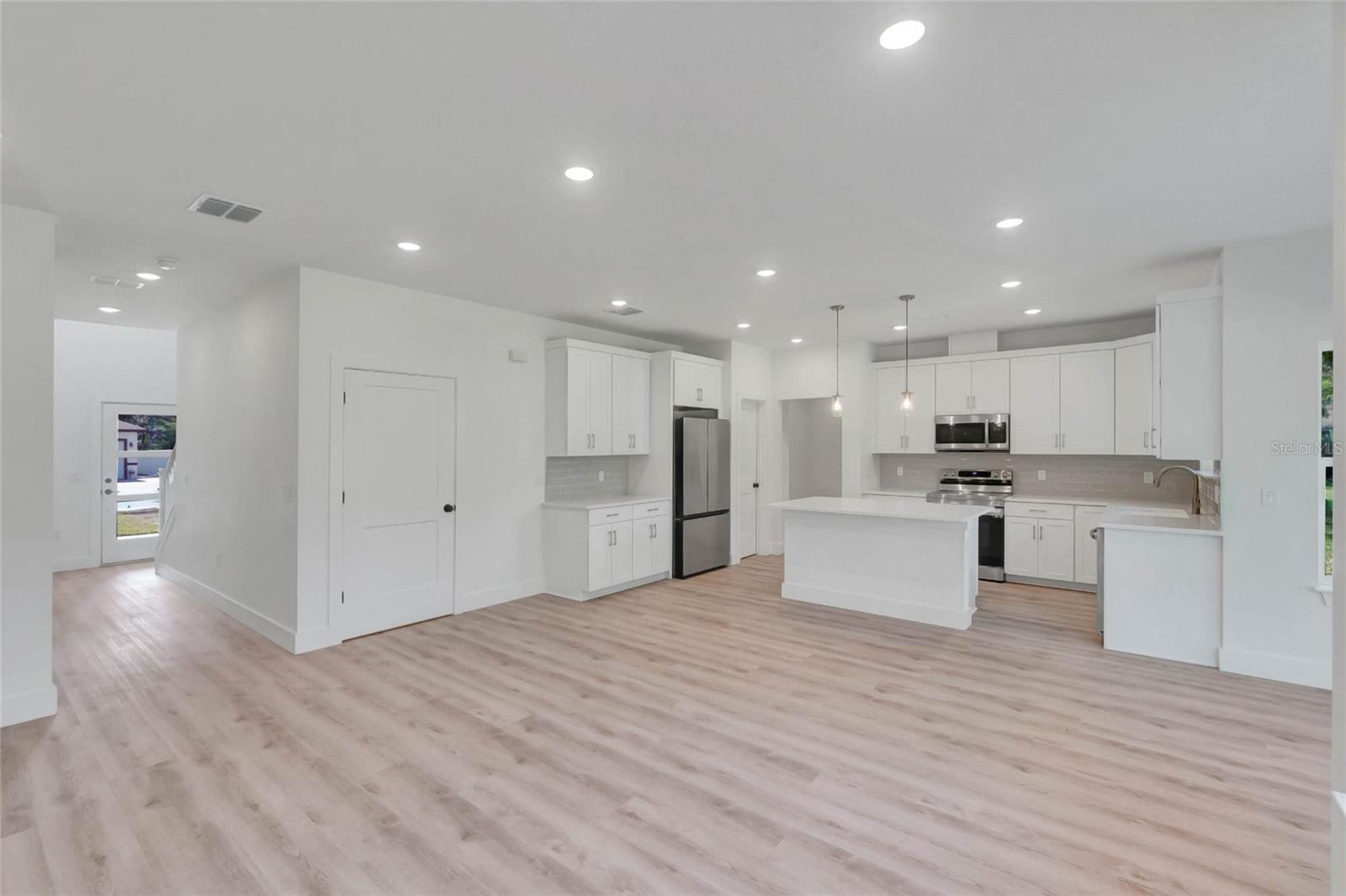 Image 4 of 34 For 16171 243rd Way