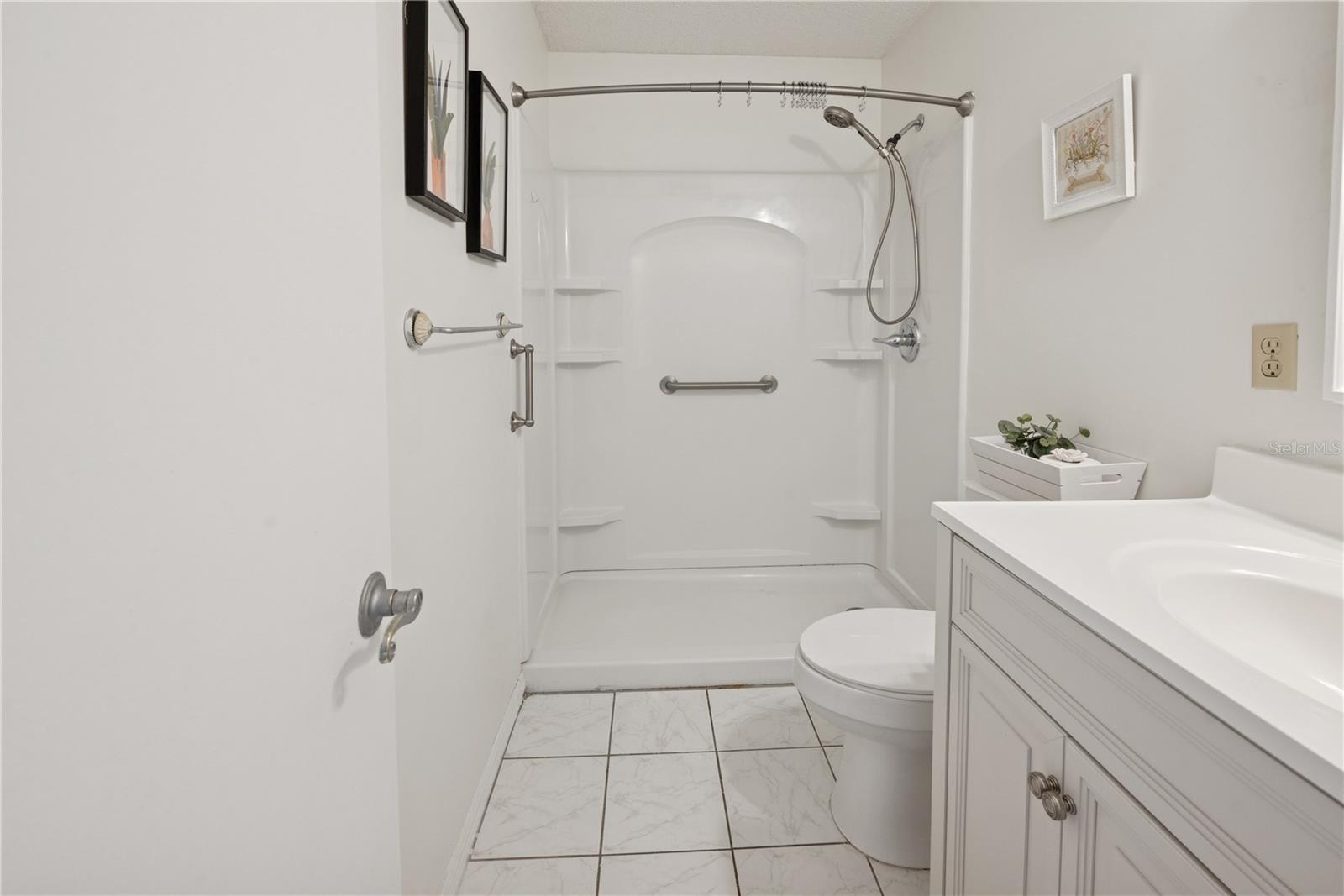 Image 21 of 41 For 2701 10th Street 101