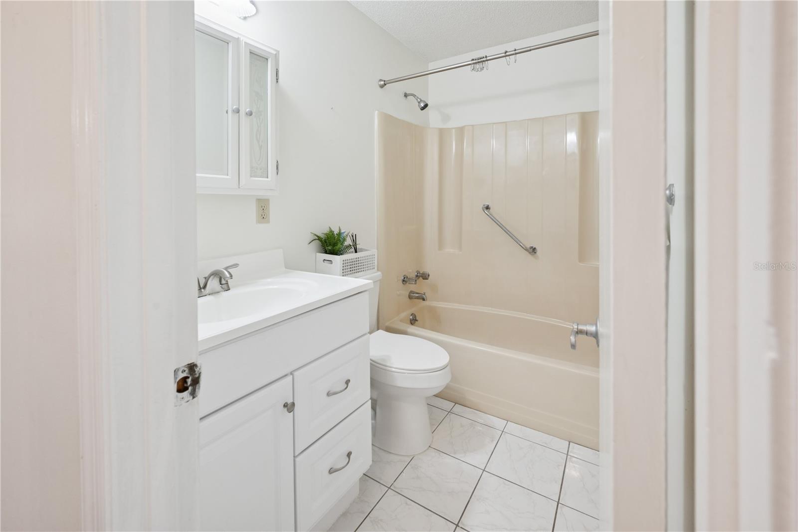 Image 25 of 41 For 2701 10th Street 101