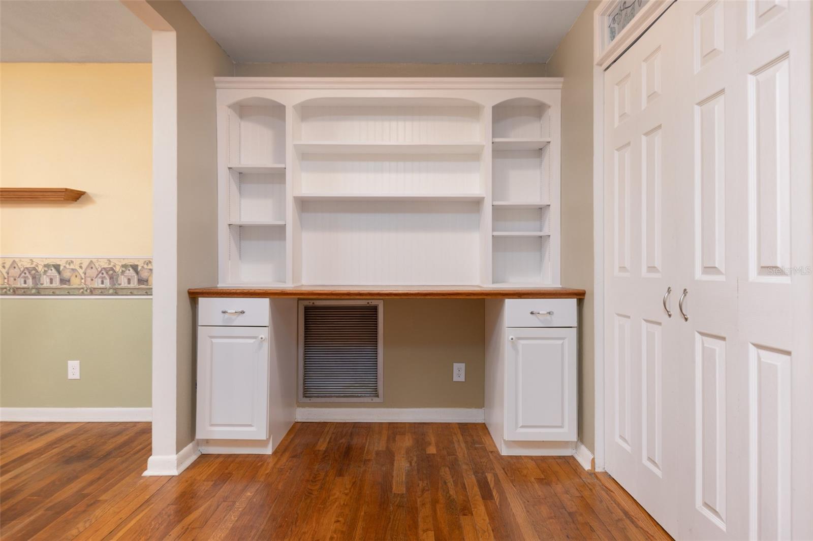 Image 13 of 44 For 7915 Breezy Point Road W