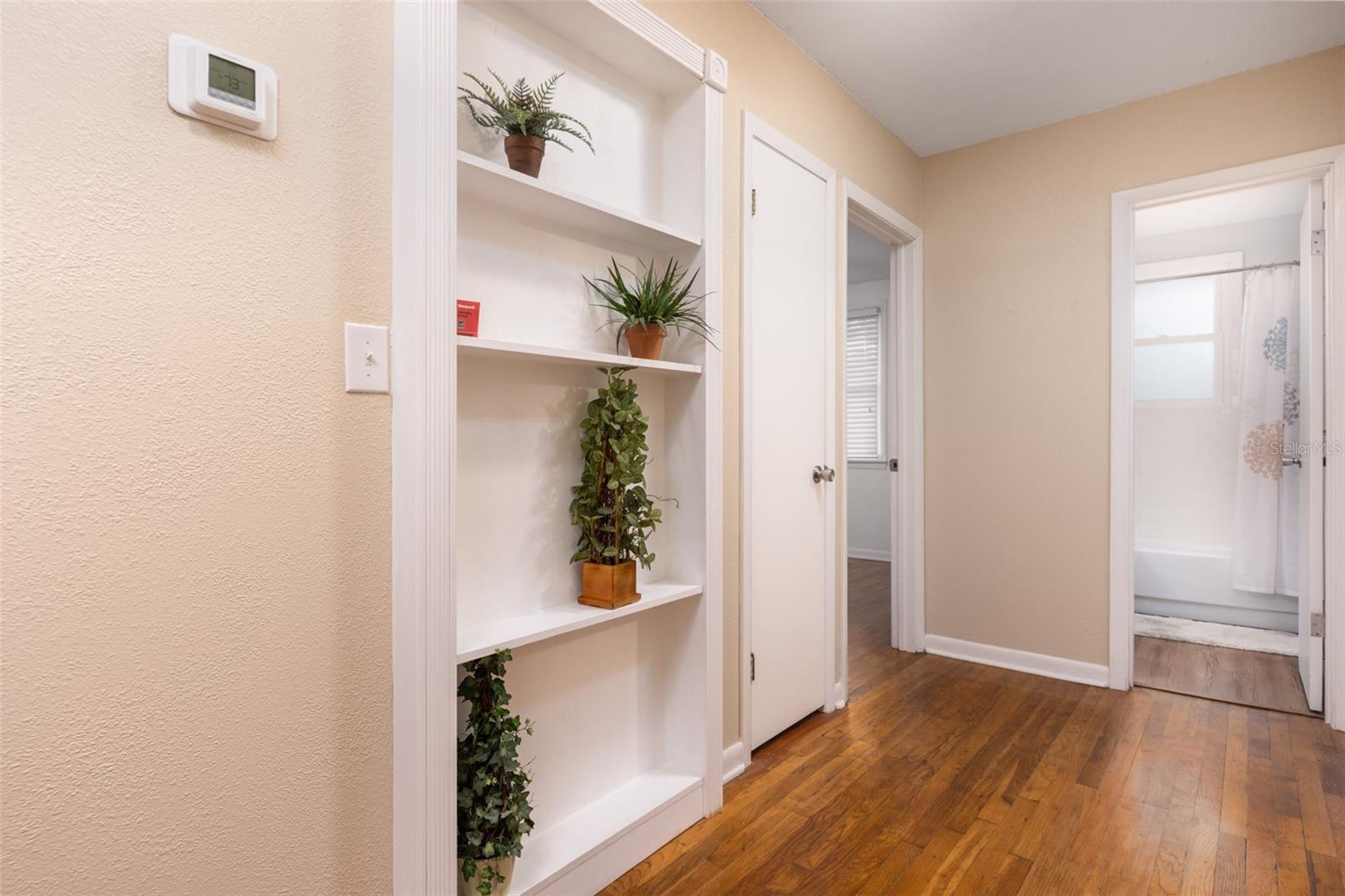 Image 18 of 44 For 7915 Breezy Point Road W