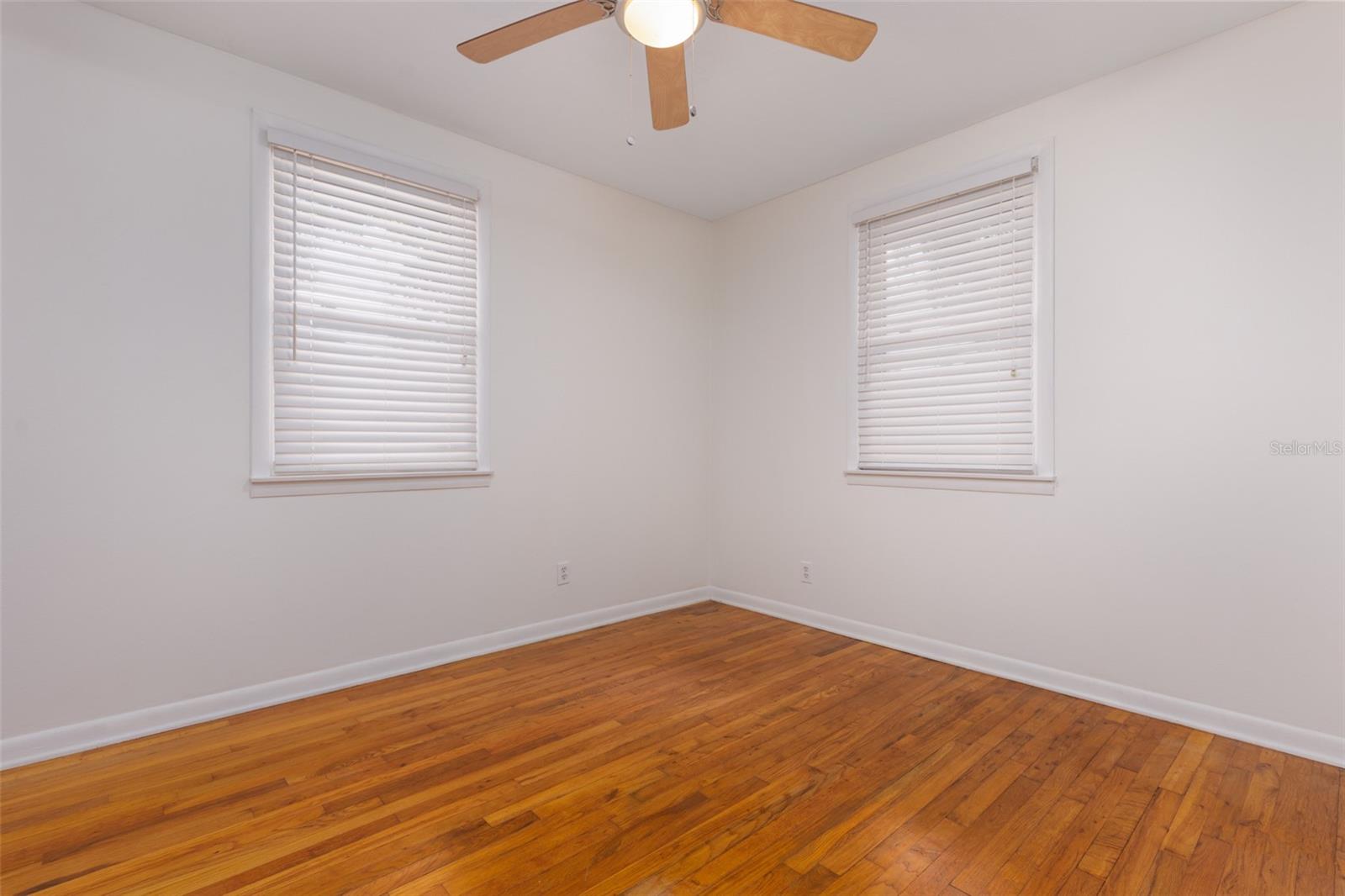 Image 23 of 44 For 7915 Breezy Point Road W