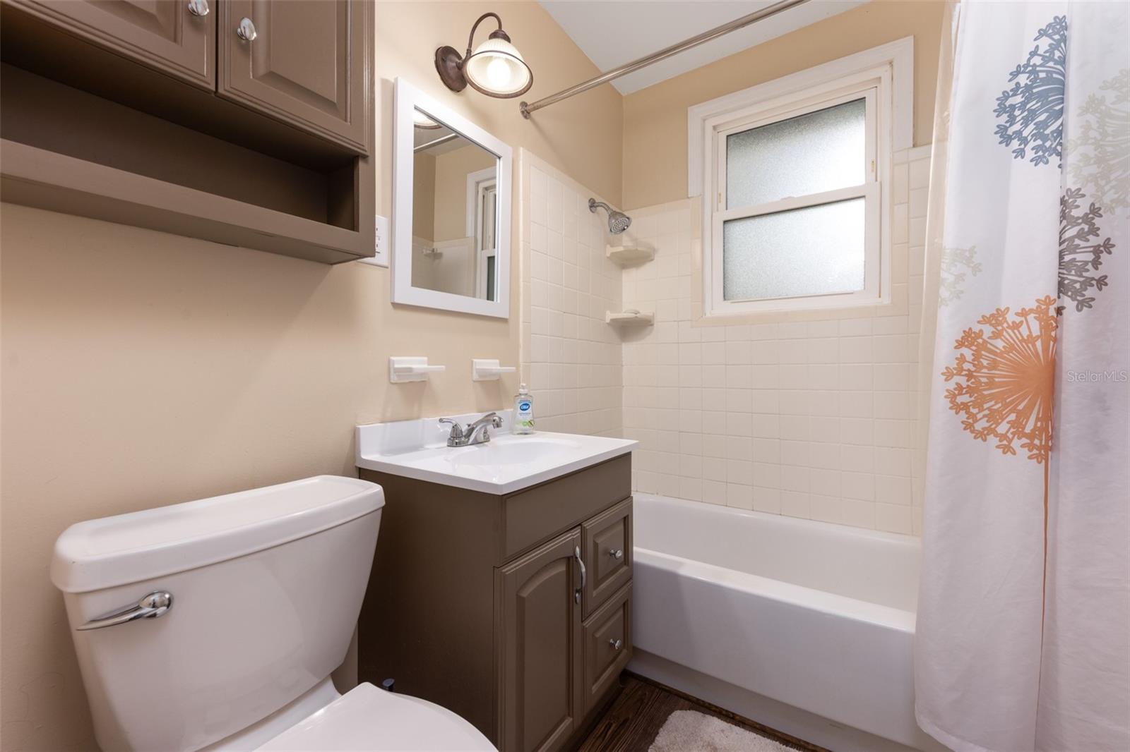 Image 27 of 44 For 7915 Breezy Point Road W